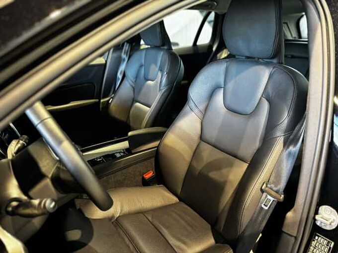 Volvo V60 B4 Mild Hybride Benzine Plus Dark: 661061 | B4 Plus Dark |