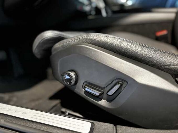 Volvo V60 B4 Mild Hybride Benzine Plus Dark: 661061 | B4 Plus Dark |