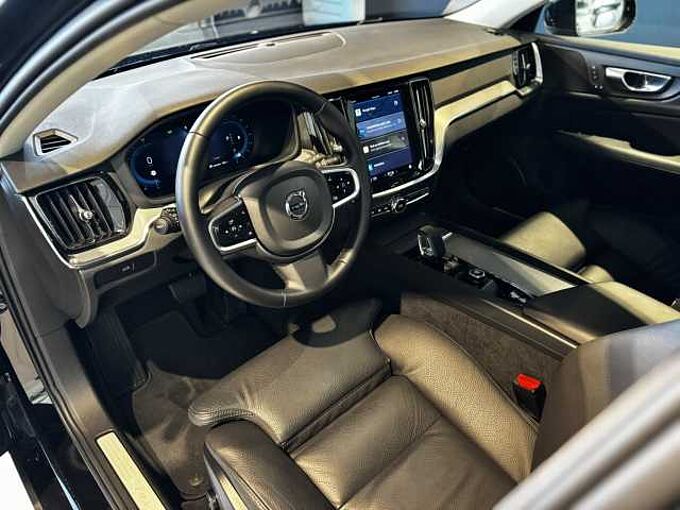 Volvo V60 B4 Mild Hybride Benzine Plus Dark: 661061 | B4 Plus Dark |