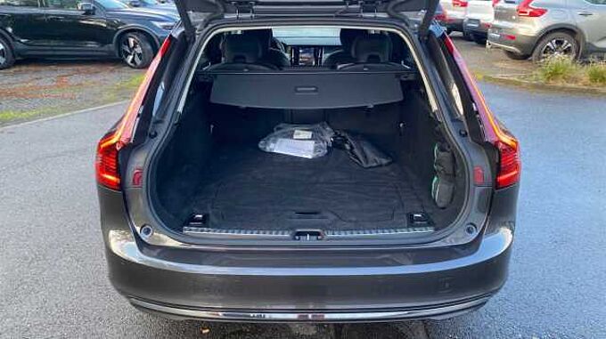 Volvo V90 Recharge T6 AWD Plug-In Hybrid Core Bright: 219654 | Recharge T6 AWD Plug-In Hybrid Core Bright