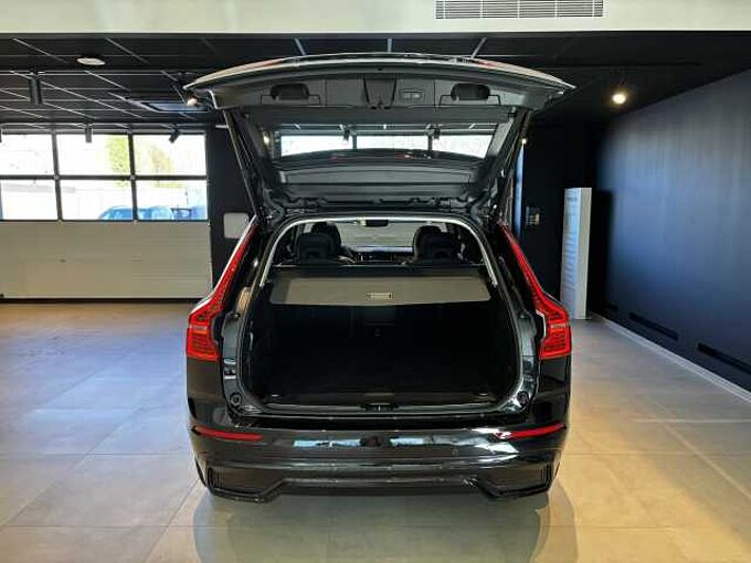 Volvo XC60 Plus, B4 Mild-Hybrid, Benzin, Dark