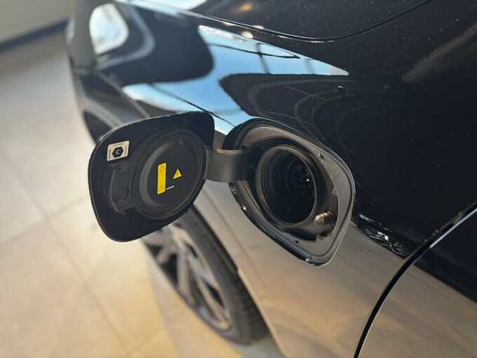 Volvo XC60 Black Edition Plus, T6 AWD Plug-in Hybrid. SLECHTS 1.000KM
