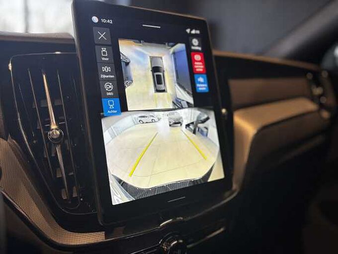 Volvo XC60 Black Edition Plus, T6 AWD Plug-in Hybrid. SLECHTS 1.000KM