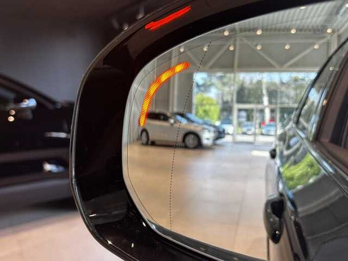 Volvo XC60 Black Edition Plus, T6 AWD Plug-in Hybrid. SLECHTS 1.000KM