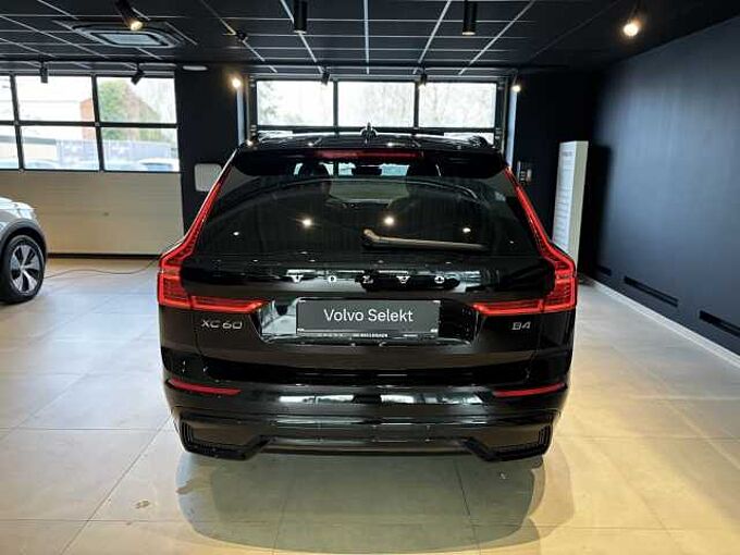 Volvo XC60 Plus, B4 Mild-Hybrid, Benzin, Dark