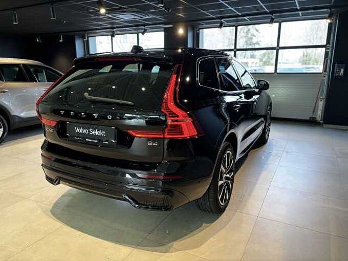 Volvo XC60 Plus, B4 Mild-Hybrid, Benzin, Dark