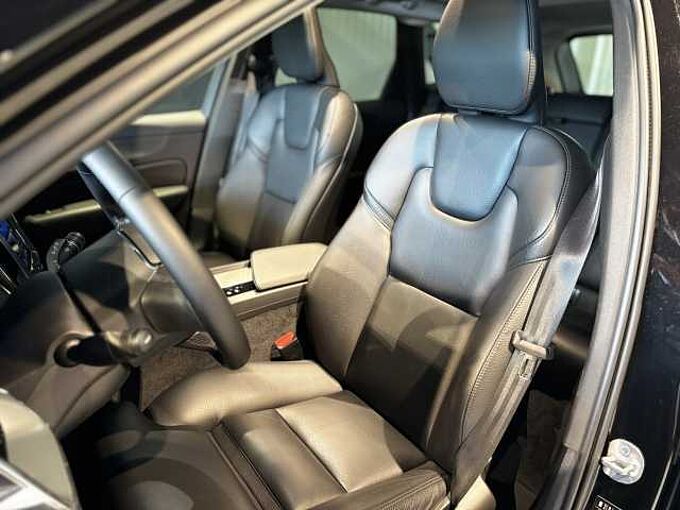 Volvo XC60 Plus, B4 Mild-Hybrid, Benzin, Dark