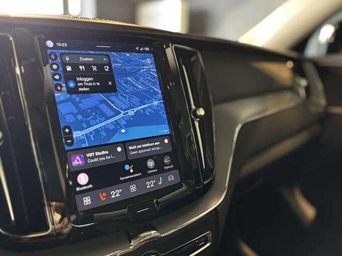 Volvo XC60 Plus, B4 Mild-Hybrid, Benzin, Dark