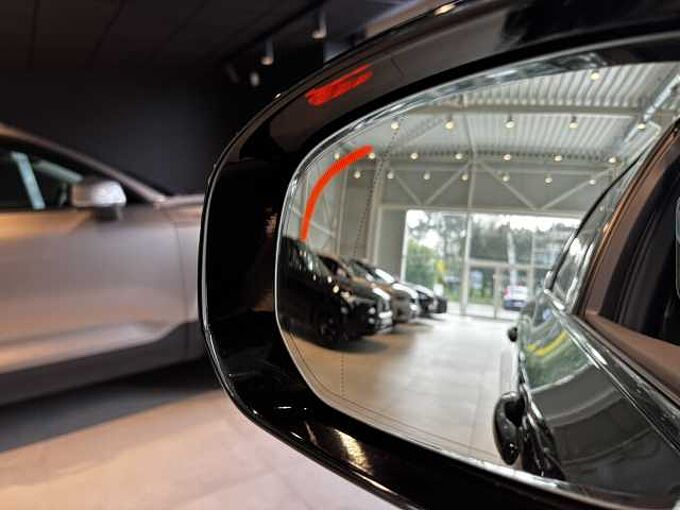 Volvo XC60 Plus, B4 Mild-Hybrid, Benzin, Dark