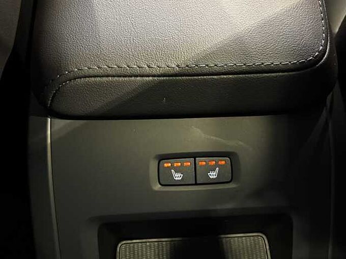 Volvo XC60 Plus, B4 Mild-Hybrid, Benzin, Dark