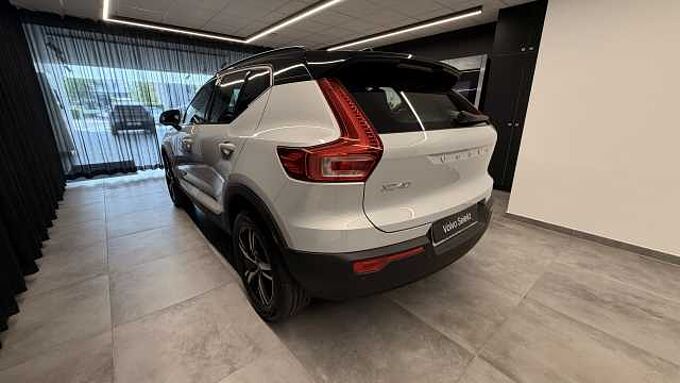 Volvo XC40 576289  R-Design, T3 (automatic)