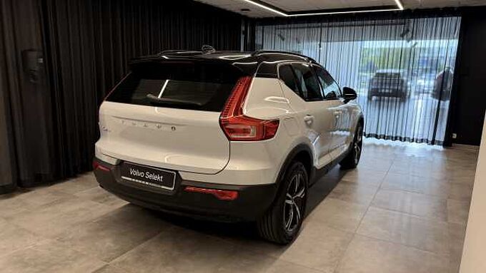 Volvo XC40 576289  R-Design, T3 (automatic)