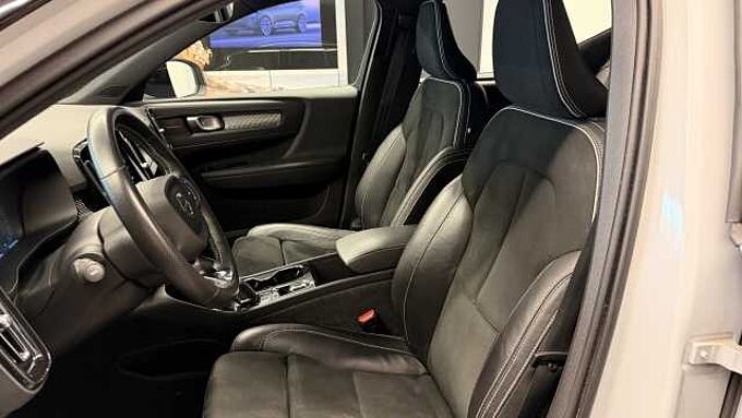 Volvo XC40 576289  R-Design, T3 (automatic)