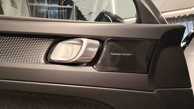 Volvo XC40 576289  R-Design, T3 (automatic)