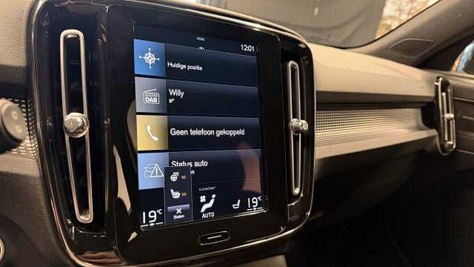 Volvo XC40 576289  R-Design, T3 (automatic)