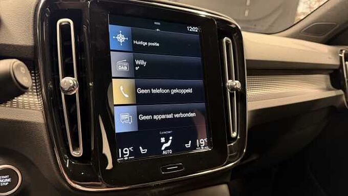 Volvo XC40 576289  R-Design, T3 (automatic)