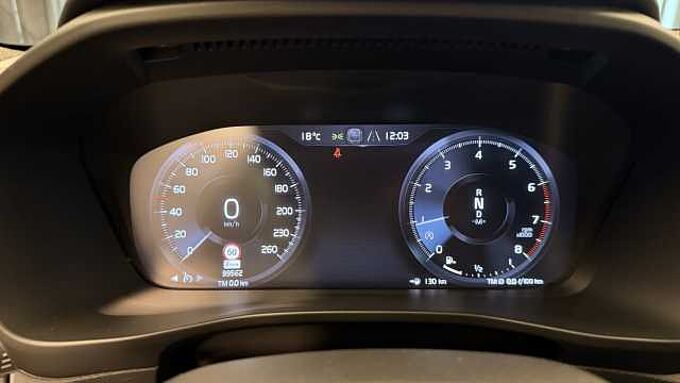 Volvo XC40 576289  R-Design, T3 (automatic)
