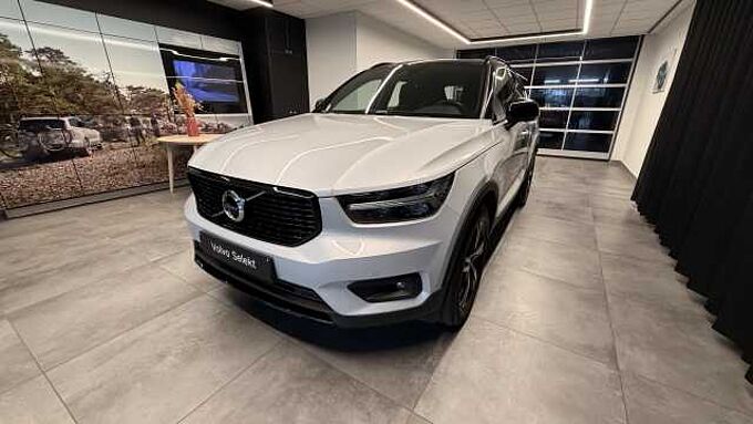 Volvo XC40 576289  R-Design, T3 (automatic)