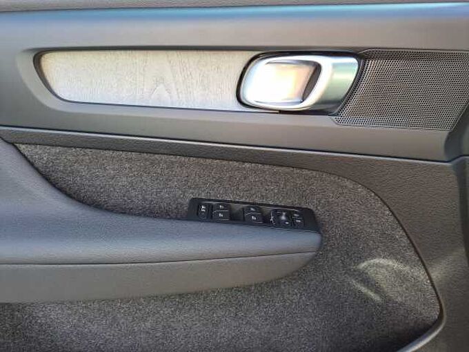 Volvo XC40 B3 Mild-Hybride Benzine Core 659625 | B3 Mild-Hybride Benzine Core