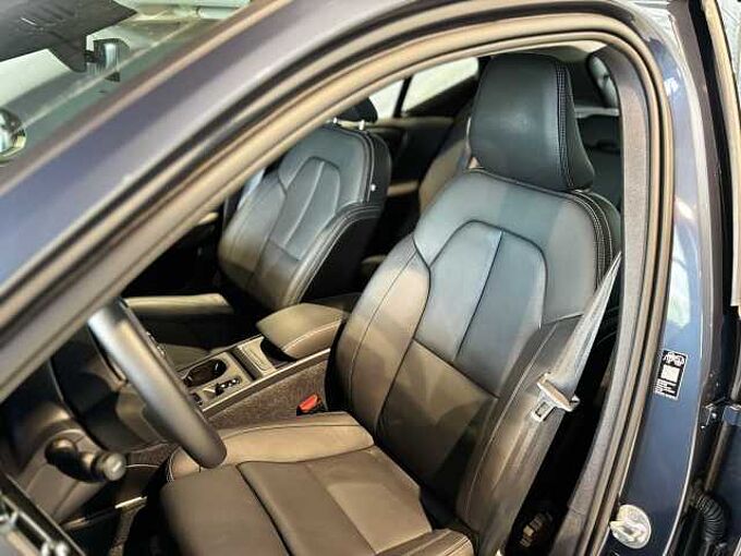 Volvo XC40 659625 Core, B3 Mild-hybride (MHEV), Benzine