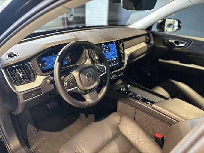 Volvo XC60 159946 Core, B5 AWD Mild hybrid, Benzine