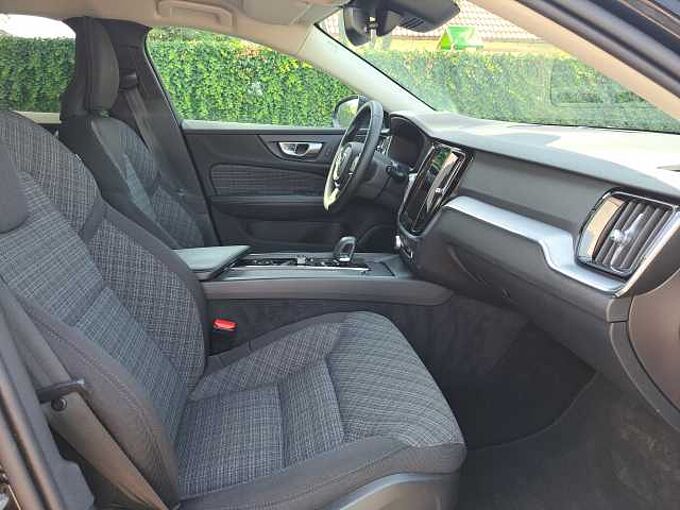 Volvo V60 B3 Mild-Hybride Benzine Core 624860 | V60 B3 Mild-Hybride Benzine Core