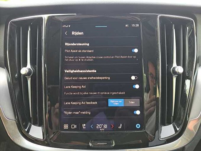 Volvo V60 B3 Mild-Hybride Benzine Core 624860 | V60 B3 Mild-Hybride Benzine Core