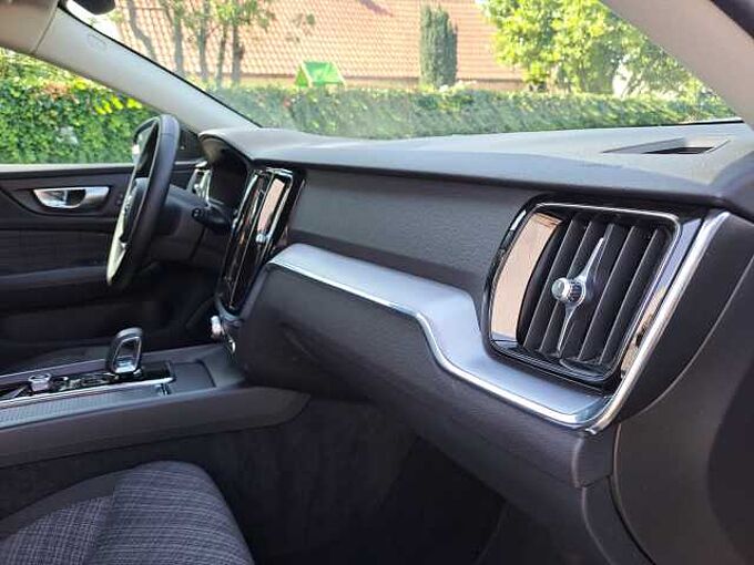 Volvo V60 B3 Mild-Hybride Benzine Core 624860 | V60 B3 Mild-Hybride Benzine Core
