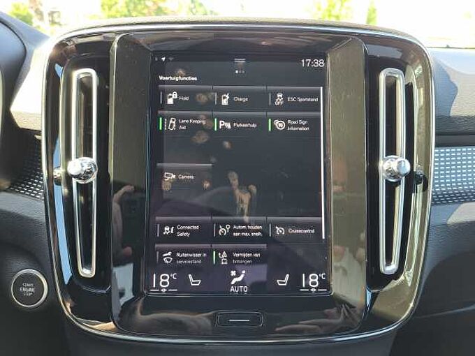 Volvo XC40 Recharge T5 Plug-In Hybride R-Design 702631 | Recharge T5 Plug-In Hybride R-Design