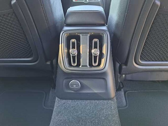 Volvo XC40 Recharge T5 Plug-In Hybride R-Design 702631 | Recharge T5 Plug-In Hybride R-Design