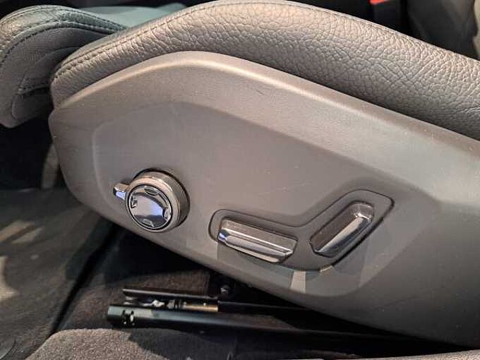 Volvo V60 B4 Mild Hybride Benzine Plus Dark 660759 | B4 Mild Hybride Benzine Plus Dark