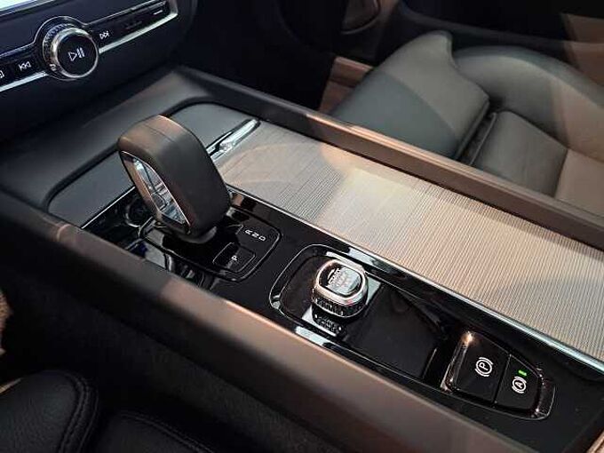 Volvo V60 B4 Mild Hybride Benzine Plus Dark 660759 | B4 Mild Hybride Benzine Plus Dark