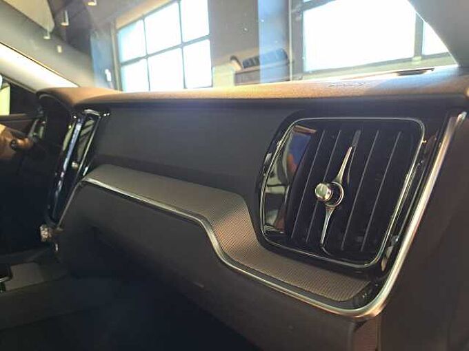 Volvo V60 B4 Mild Hybride Benzine Plus Dark 660759 | B4 Mild Hybride Benzine Plus Dark