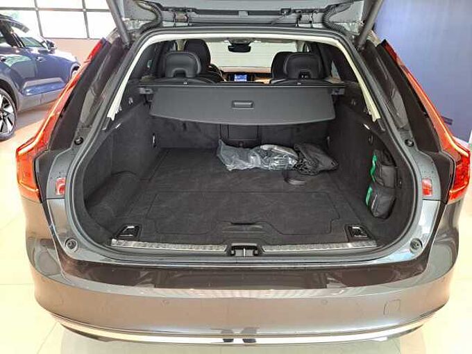 Volvo V90 Recharge T6 AWD Plug-In Hybrid Core Bright: 219654 | Recharge T6 AWD Plug-In Hybrid Core Bright