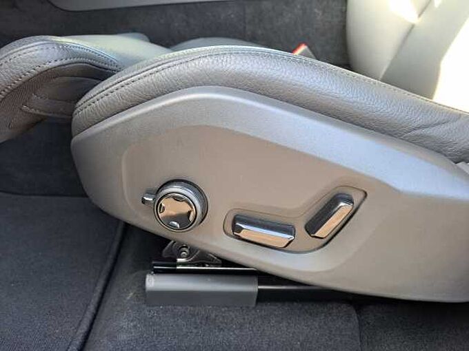 Volvo XC60 T6 AWD Plug-In Hybride Plus Dark 224087 | T6 AWD Plug-In Hybride Plus Dark